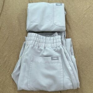 USED Slate figs scrubs set